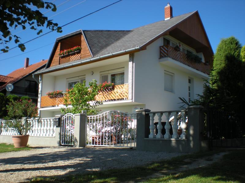 Viola House Hotel Hévíz Buitenkant foto
